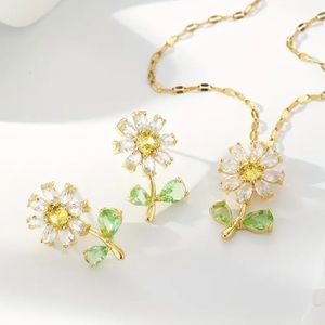 New Daisy Necklace Set